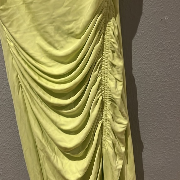 SELF-PORTRAIT
Off-the-shoulder ruched stretch-jersey midi dress - Picture 9 of 13